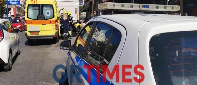 Θεσσαλονίκη: Αυτοκίνητο βγήκε εκτός δρόμου - Πυροσβέστες απεγκλώβισαν τον οδηγό