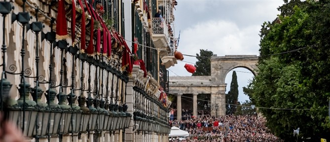 Πάσχα στην Ελλάδα: Οι προορισμοί της κατάνυξης και η έξοδος των εκδρομέων σε όλη τη χώρα