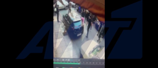 Άγρια συμπλοκή ανηλίκων στα Πατήσια - Πάνω από 30 παιδιά σε καυγά (βίντεο)