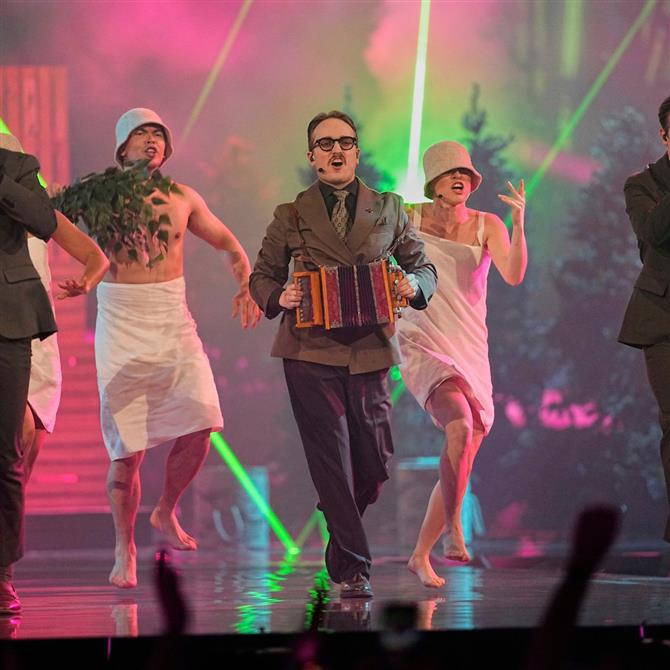 Eurovision 2025: Εντυπωσίασε η Σουηδία - Το "μπάνιο στη σάουνα" είναι το μεγάλο φαβορί
