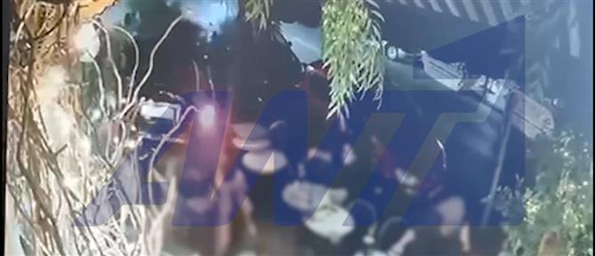 Κολωνάκι: Βίντεο ντοκουμέντο από τη στιγμή που το τζιπ πέφτει πάνω στο εστιατόριο