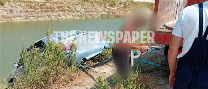 Μαγνησία: Έπιασε φωτιά το αυτοκίνητό του και το έριξε στη λίμνη για να τη σβήσει