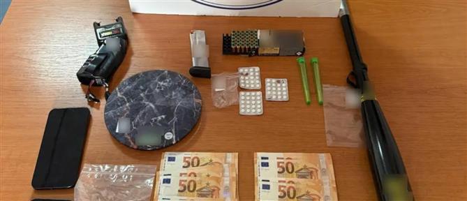Τα ευρήματα στο σπίτι του πρώην αστυνομικού TikToker που συνελήφθη για κατοχή και διακίνηση ναρκωτικών