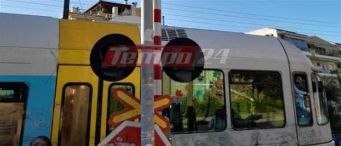 Πάτρα: Δεν κατέβαιναν οι μπάρες του τρένου γιατί…είχε παρκάρει αυτοκίνητο