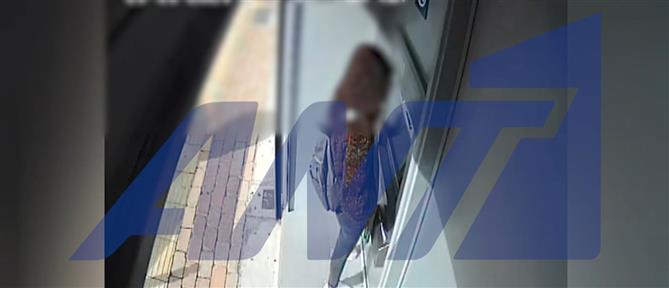 Σπείρα γυναικών έκλεβε ηλικιωμένες σε ΑΤΜ 